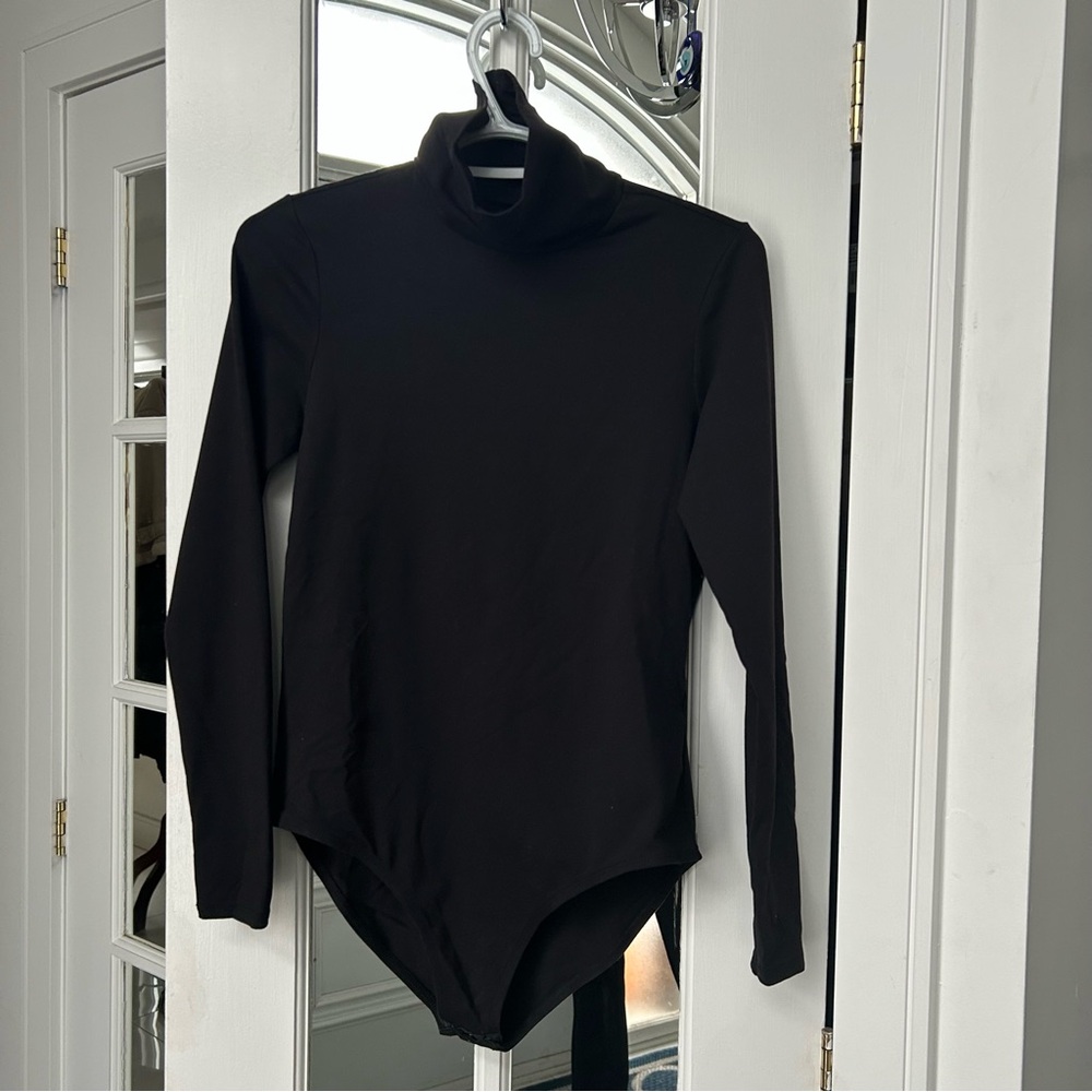 Meghan Markle x Reitmans Black Turtleneck Long Sleeve Bodysuit / Size Small